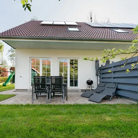 Feriendoppelhaus Sommer * Stakendorf